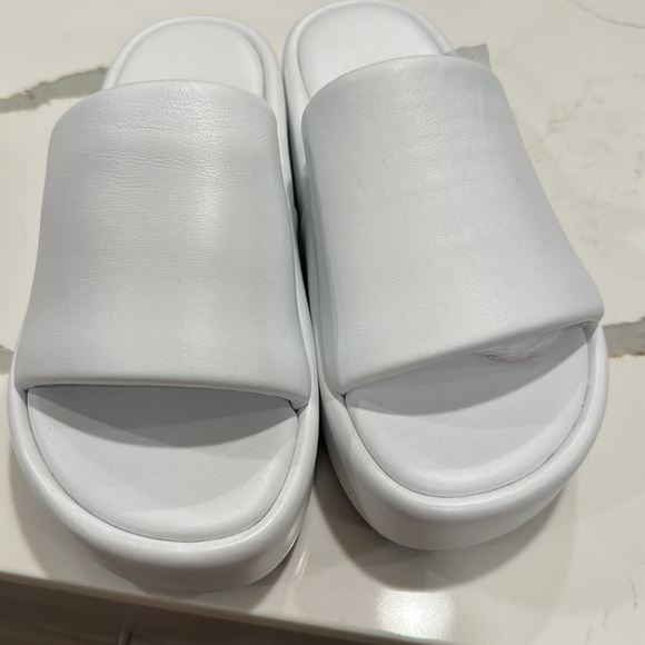 Balenciaga slides. - Picture 2 of 7